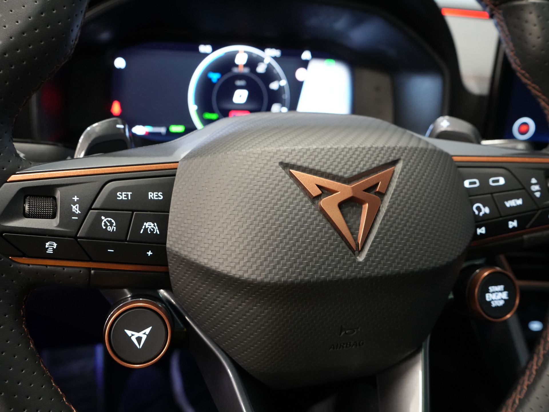 CUPRA Formentor SUV 1.4 e-Hybrid VZ Performance 245 CV (DEMO) Panorámica/ Cuero/ Matrix/ Control de crucero adaptativo/ Cierre eléctrico/ Memoria/ 19