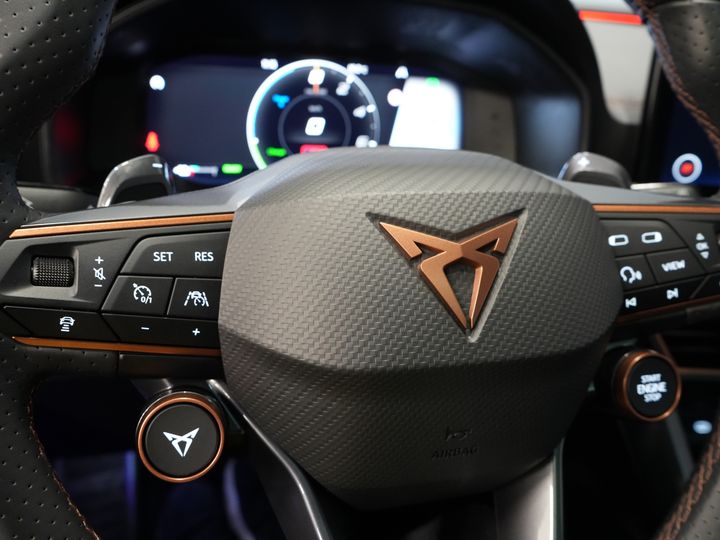 CUPRA Formentor SUV 1.4 e-Hybrid VZ Performance 245 CV (DEMO) Panorámica/ Cuero/ Matrix/ Control de crucero adaptativo/ Cierre eléctrico/ Memoria/ 19