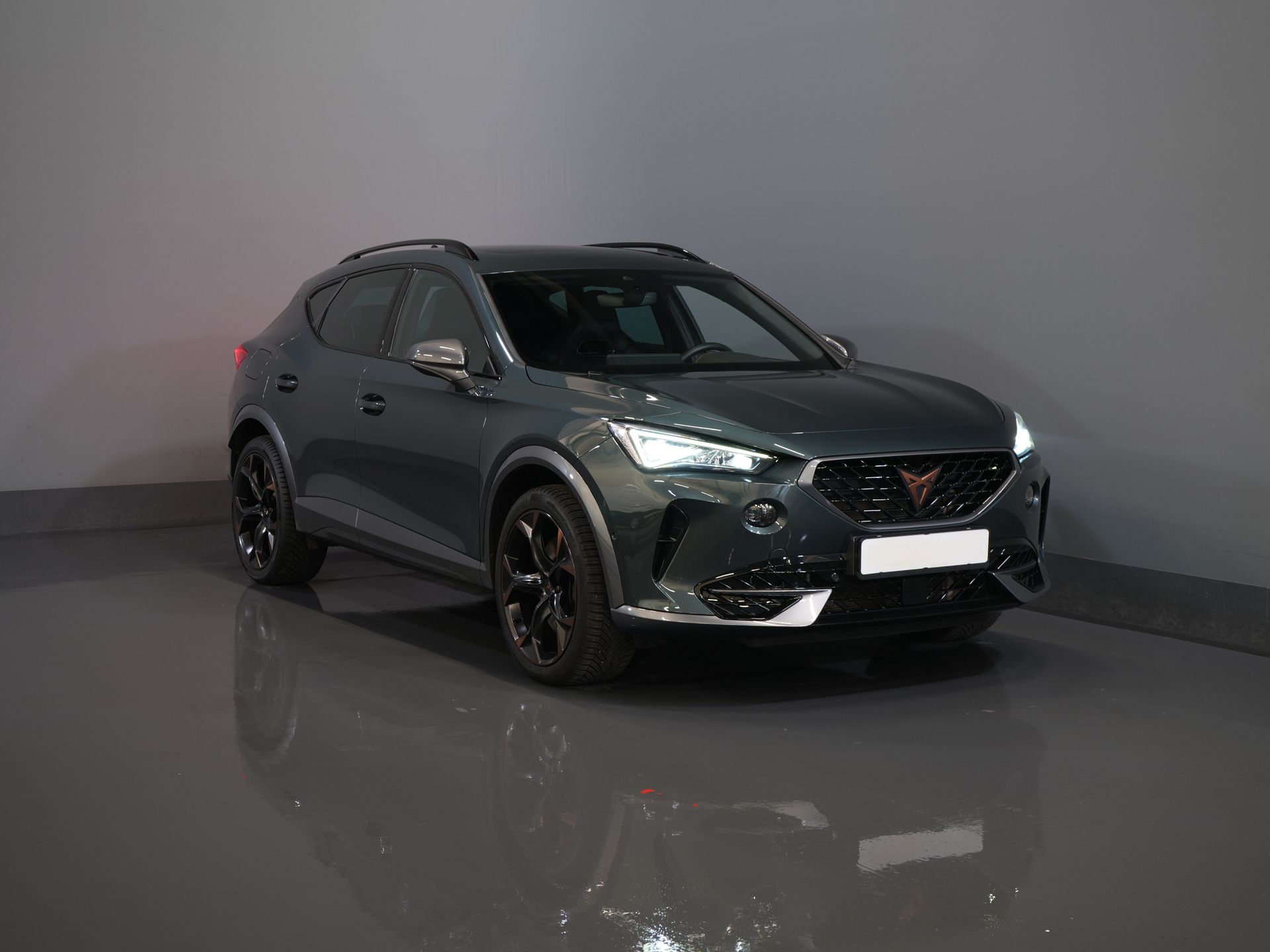 CUPRA Formentor SUV 1.4 e-Hybrid VZ Performance 245 CV (DEMO) Panorámica/ Cuero/ Matrix/ Control de crucero adaptativo/ Cierre eléctrico/ Memoria/ 19