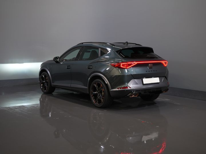 CUPRA Formentor SUV 1.4 e-Hybrid VZ Performance 245 CV (DEMO) Panorámica/ Cuero/ Matrix/ Control de crucero adaptativo/ Cierre eléctrico/ Memoria/ 19