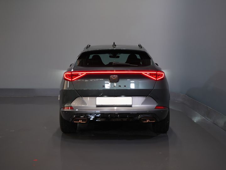 CUPRA Formentor SUV 1.4 e-Hybrid VZ Performance 245 CV (DEMO) Panorámica/ Cuero/ Matrix/ Control de crucero adaptativo/ Cierre eléctrico/ Memoria/ 19