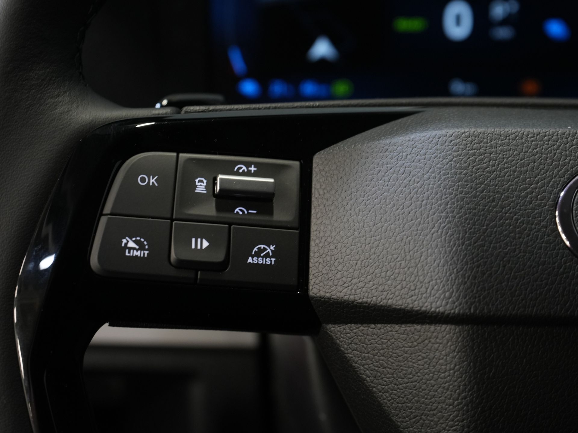 Toyota PROACE Electric Worker Van 75 kWh L3 345 km WLTP LED/ Schnellladegerät/ Keyless/ Adapt.Cruise/ Steerverw./ Stoelverw./ Navi/ Carplay/ Kamera/ PDC/ Airco