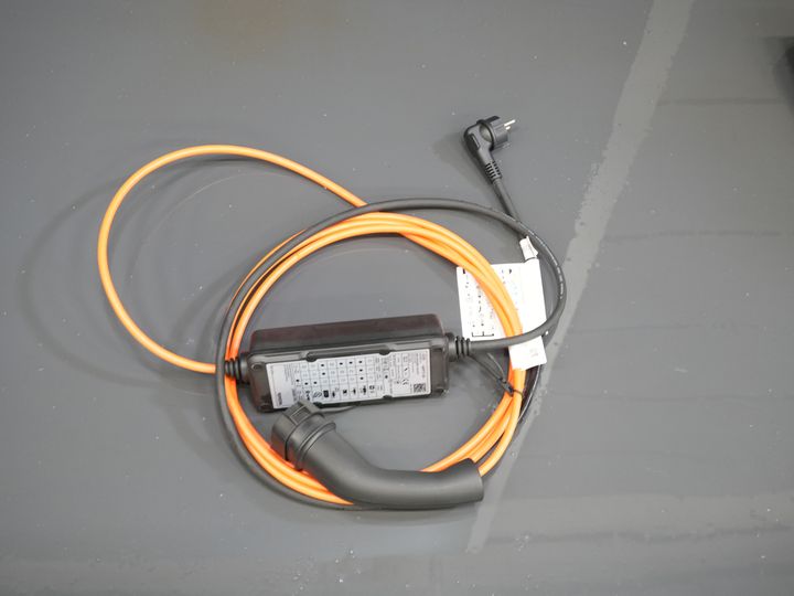 Toyota PROACE Electric Worker Van 75 kWh L3 345 km WLTP LED/ Schnellladegerät/ Keyless/ Adapt.Cruise/ Steerverw./ Stoelverw./ Navi/ Carplay/ Kamera/ PDC/ Airco