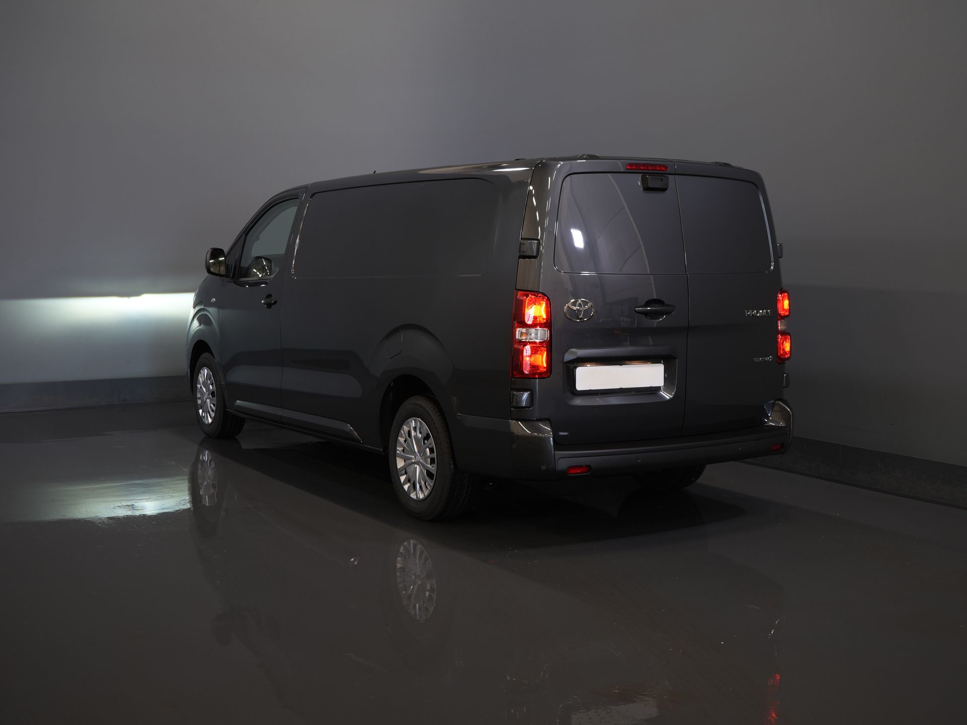 Toyota PROACE Electric Worker Van 75 kWh L3 345 km WLTP LED/ Schnellladegerät/ Keyless/ Adapt.Cruise/ Steerverw./ Stoelverw./ Navi/ Carplay/ Kamera/ PDC/ Airco