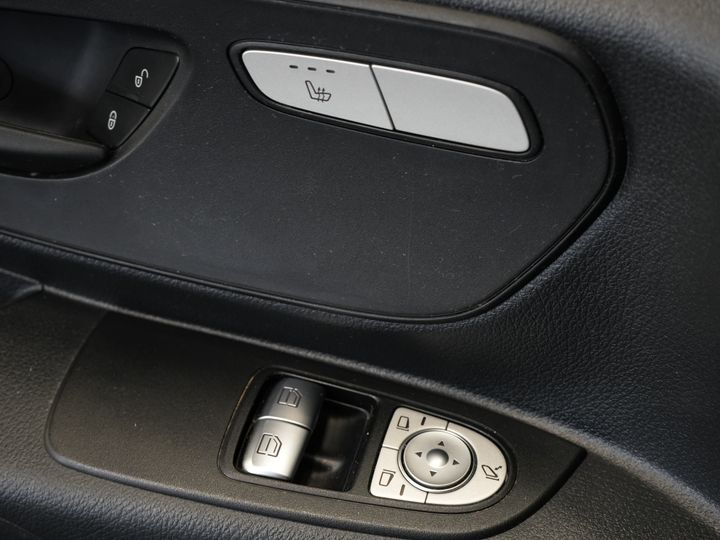 Mercedes-Benz Vito Van 119 CDI Aut. XL L3 LED/ Stand heater/ Seat heating/ Carplay/ Navi/ Camera/ PDC/ LMV/ Cruise/ Towing hook/ Air conditioning