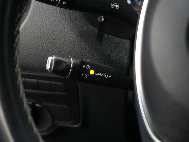 Mercedes-Benz Vito Van 119 CDI Aut. XL L3 LED/ Stand heater/ Seat heating/ Carplay/ Navi/ Camera/ PDC/ LMV/ Cruise/ Towing hook/ Air conditioning