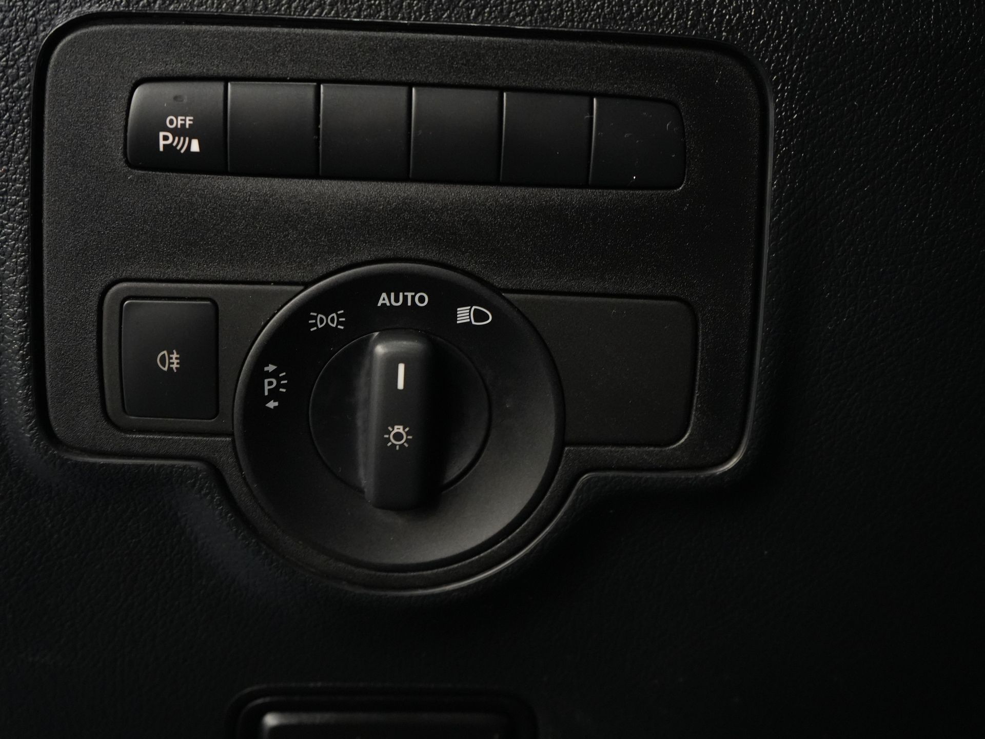 Mercedes-Benz Vito Van 119 CDI Aut. XL L3 LED/ Stand heater/ Seat heating/ Carplay/ Navi/ Camera/ PDC/ LMV/ Cruise/ Towing hook/ Air conditioning
