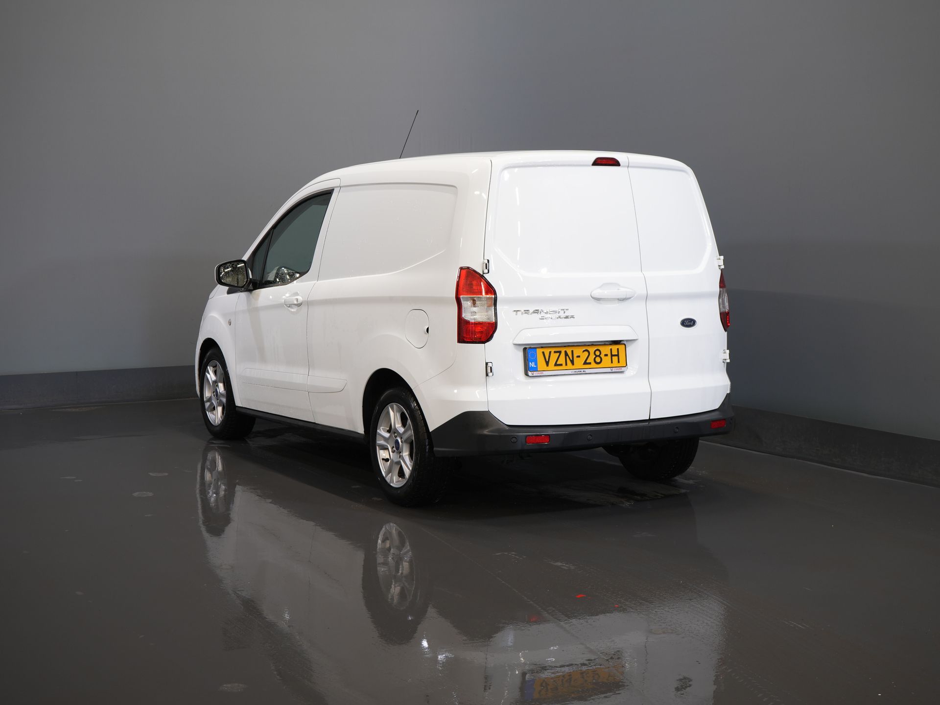 Ford Transit Courier Фургон 1.0 EcoBoost Limited БЕНЗИН БЕЗ ПОДАТКУ! Carplay/ Камера/ Клімат/ Круїз-контроль/ PDC/ LMV/ DAB