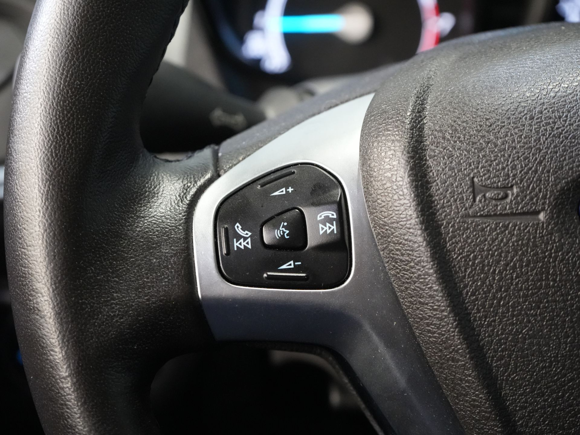 Ford Transit Courier Фургон 1.0 EcoBoost Limited БЕНЗИН БЕЗ ПОДАТКУ! Carplay/ Камера/ Клімат/ Круїз-контроль/ PDC/ LMV/ DAB