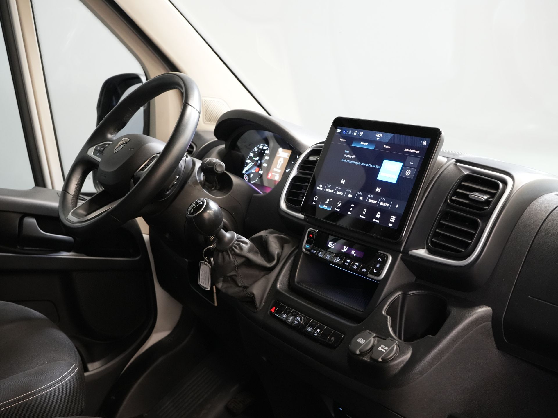 Peugeot Boxer Bestelbus 2.2 HDi L2H2 LED/ Carplay/ Climate/ Navi/ Camera/ Cruise/ PDC