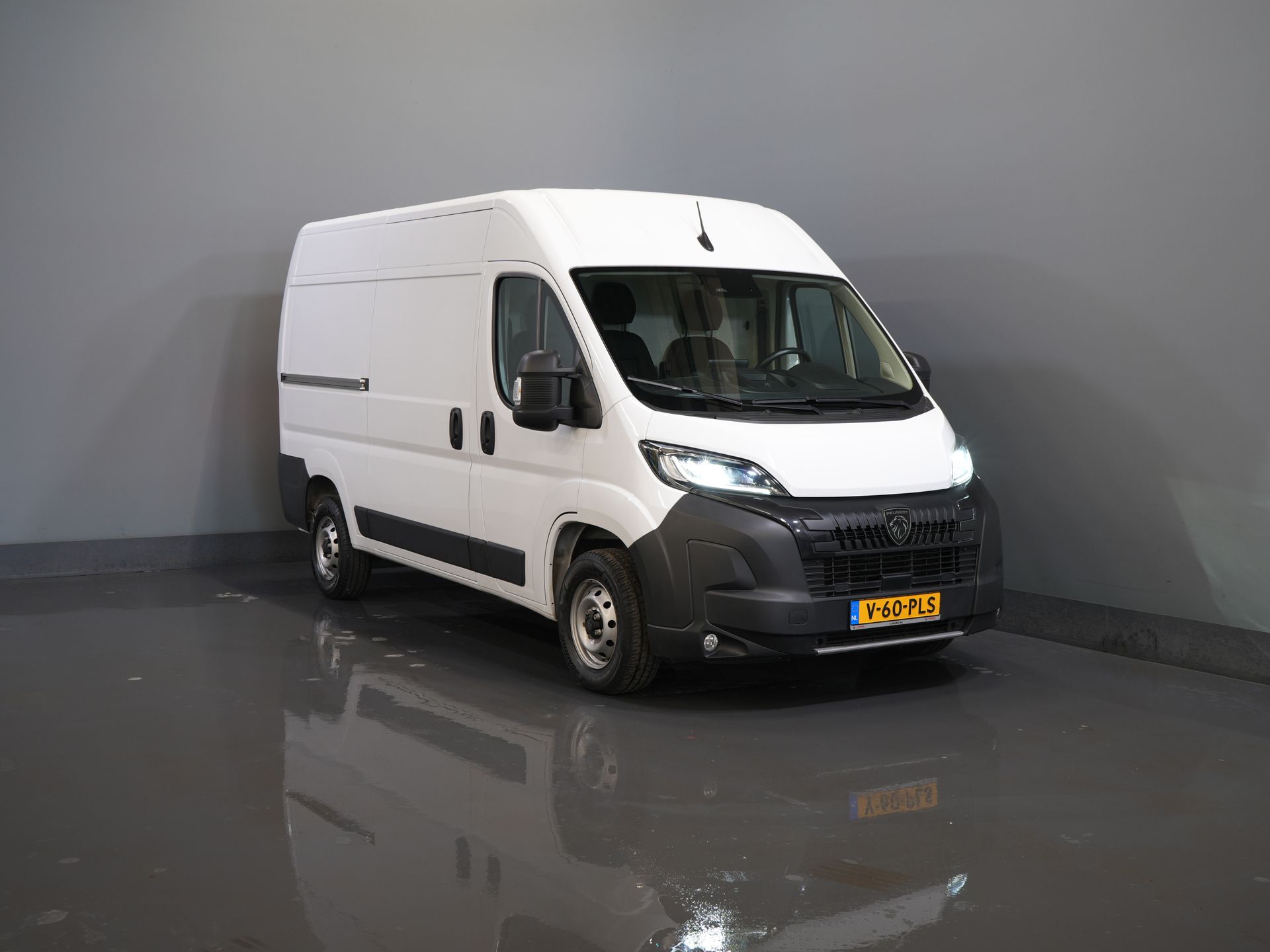 Peugeot Boxer Bestelbus 2.2 HDi L2H2 LED/ Carplay/ Climate/ Navi/ Camera/ Cruise/ PDC