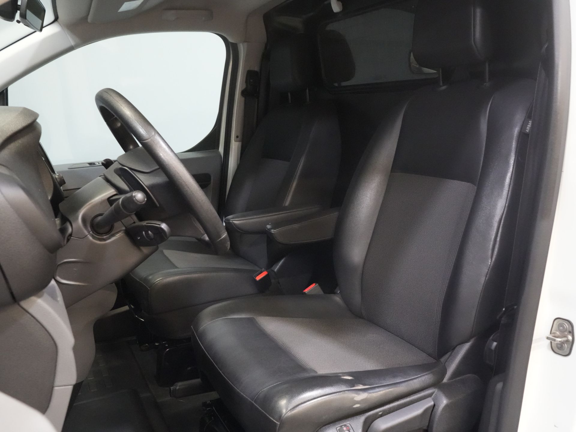 Opel Vivaro Van 2.0 CDTI 180 к.с. авт. L3 Підігрів сидінь/ Carplay/ PDC/ Круїз/ Airco