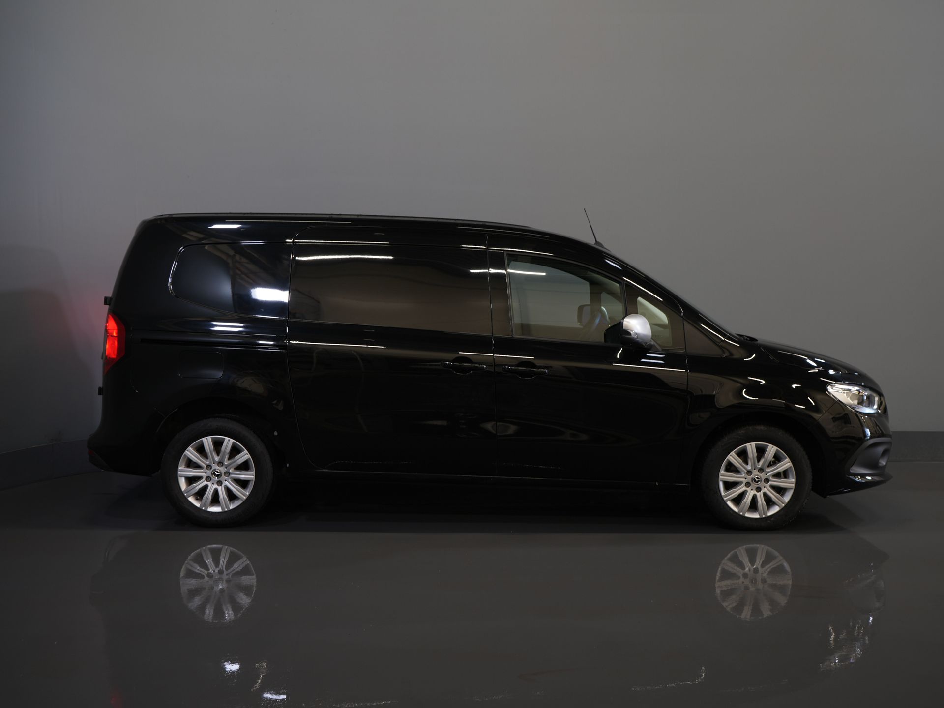 Mercedes-Benz Citan Van 110 CDI Aut. L2 NL Auto/ Carplay/ Cruise/ Camera/ Towbar/ Airco/ LMV