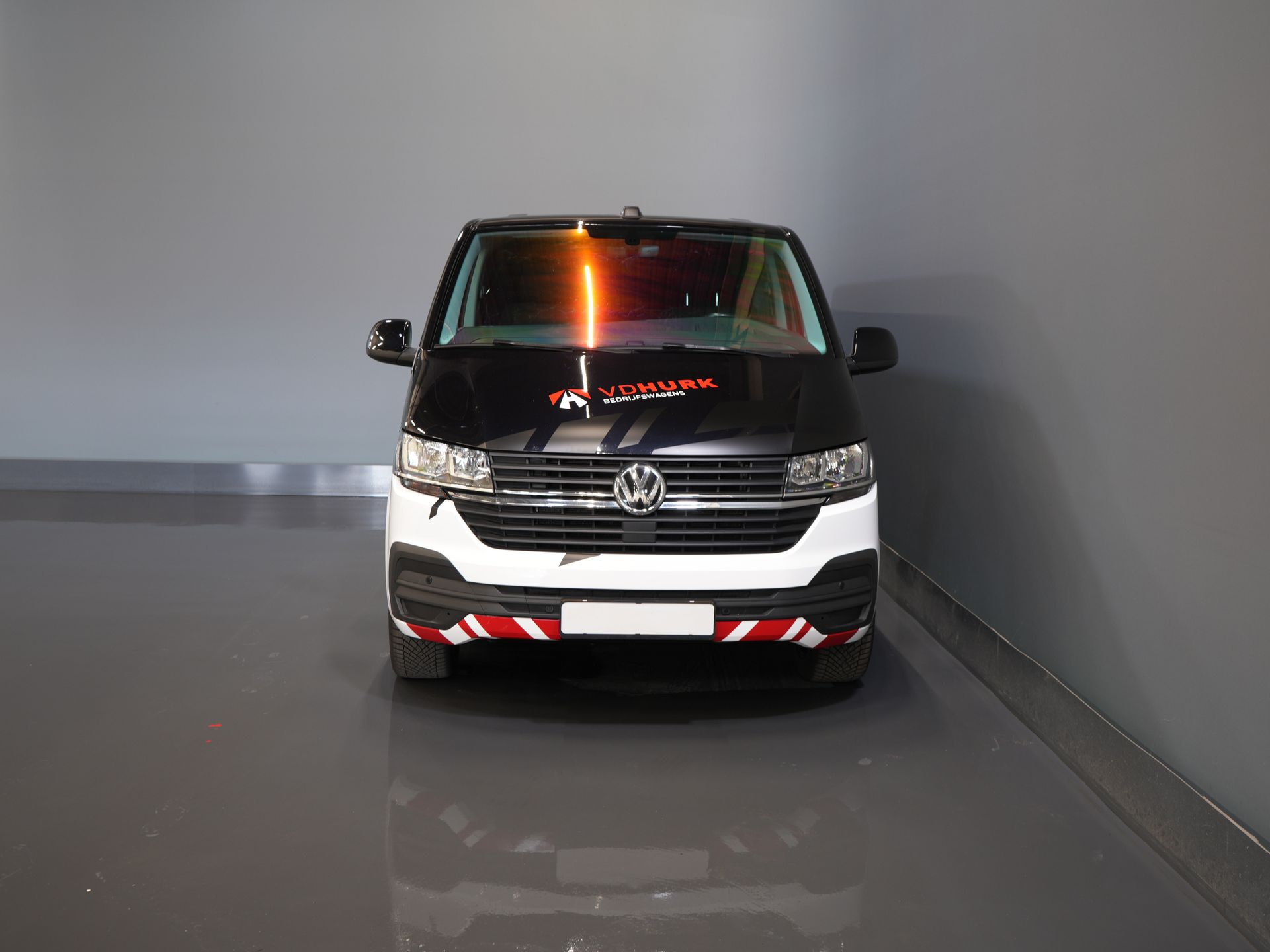 Volkswagen Transporter Van T6.1 2.0 TDI 150 hp DSG Aut. L2 DC Double Cab (DEMO) BPM FREE ! Adapt. Cruise/ 2.5t Towbar/ NAVI/ Carplay/ PDC/ LMV/ Airco