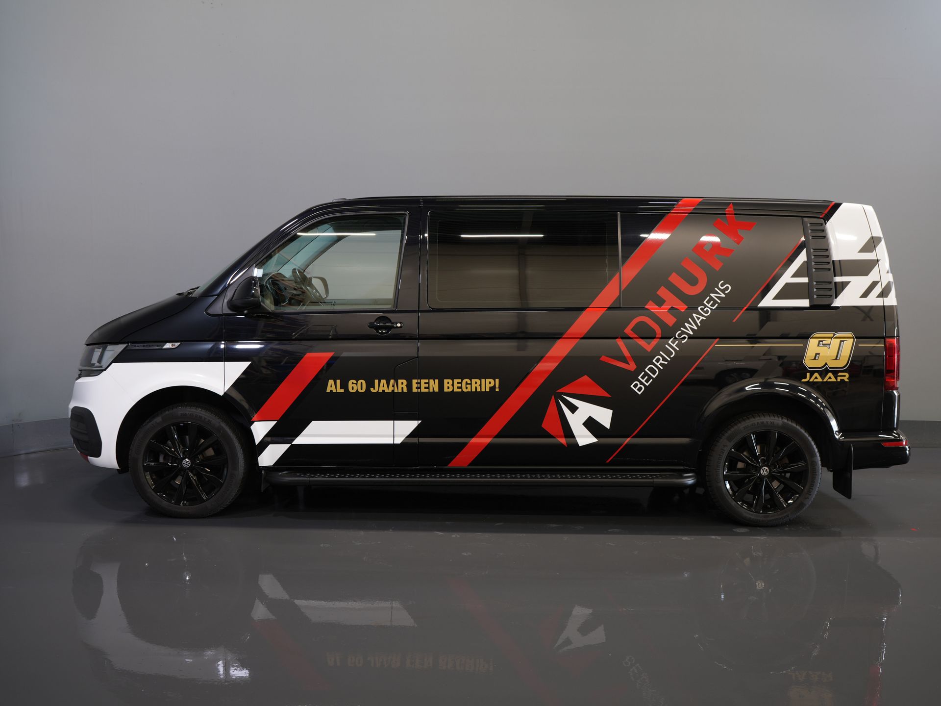 Volkswagen Transporter Van T6.1 2.0 TDI 150 hp DSG Aut. L2 DC Double Cab (DEMO) BPM FREE ! Adapt. Cruise/ 2.5t Towbar/ NAVI/ Carplay/ PDC/ LMV/ Airco