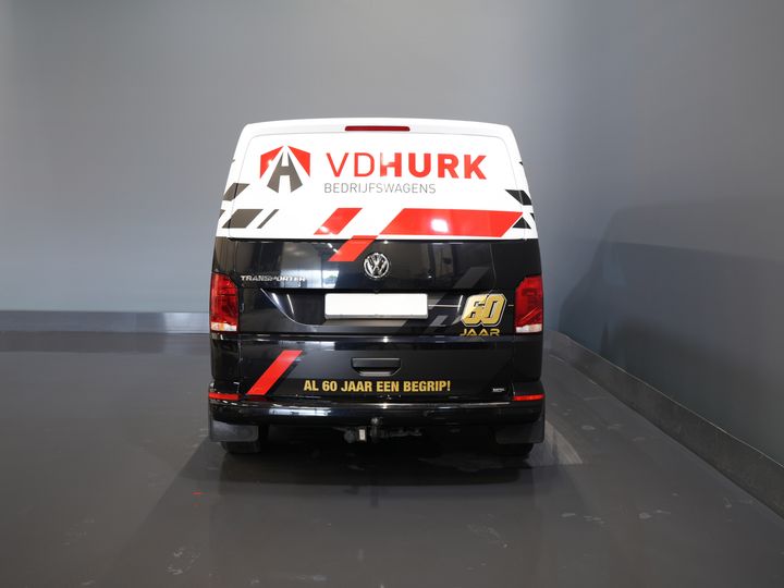 Volkswagen Transporter Van T6.1 2.0 TDI 150 hp DSG Aut. L2 DC Double Cab (DEMO) BPM FREE ! Adapt. Cruise/ 2.5t Towbar/ NAVI/ Carplay/ PDC/ LMV/ Airco