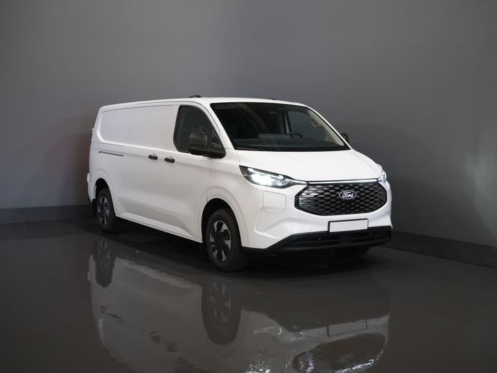 Ford E-Transit Custom Van L2 Trend 65 kWh 330 km Garanzia WLTP fino al 2029/ LED/ Riscaldatore in piedi/ Caricatore rapido/ Traino 2,3t/ Riscaldamento sedili/ Carplay/ Telecamera/ PDC/ Cr