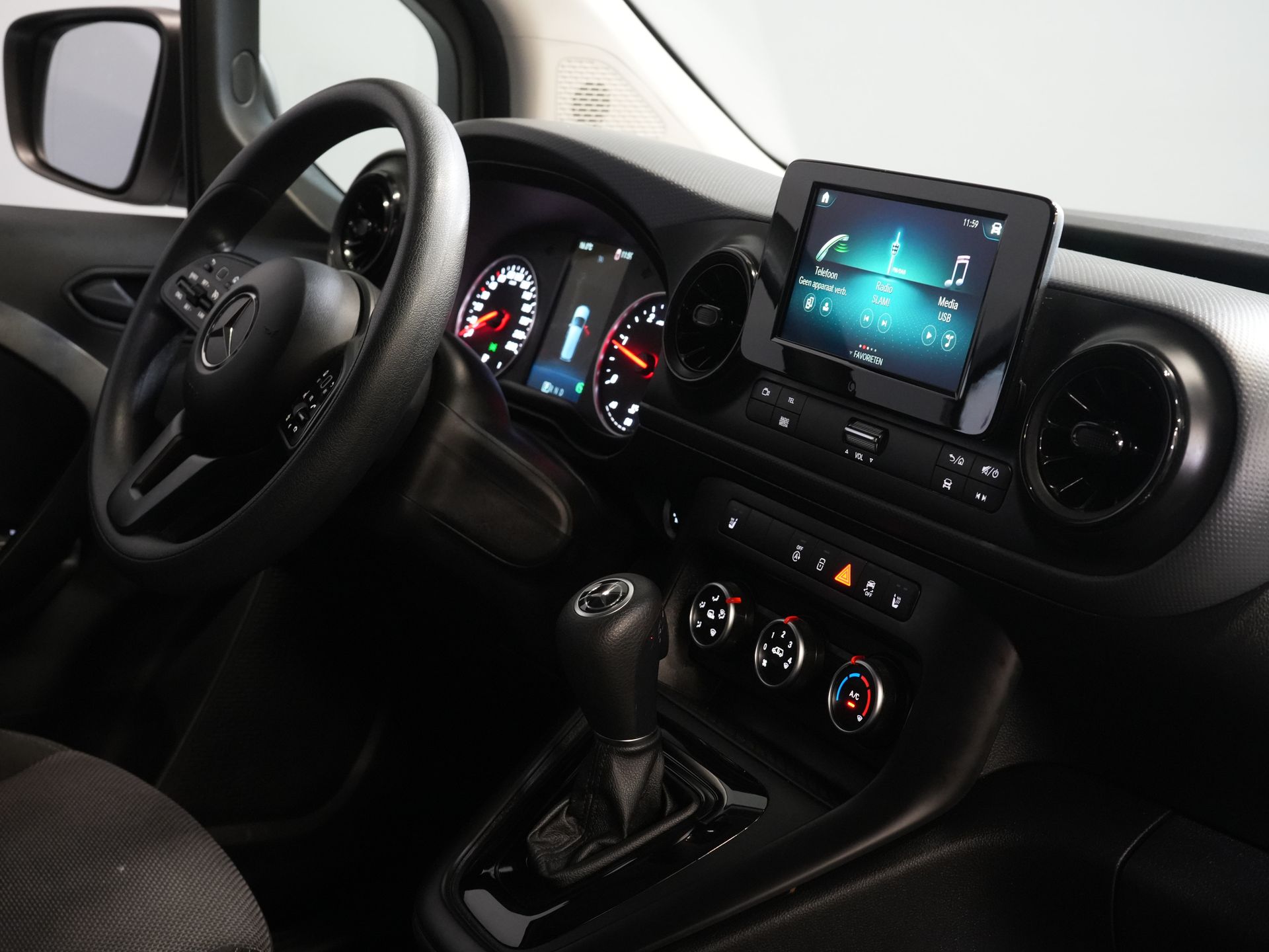 Mercedes-Benz Citan Van 110 CDI Aut. 2x Schiebetür/ Innenraum/ Sitzheizung/ Carplay/ Kamera/ Cruise/ Abschlepphaken/ Klimatisierung