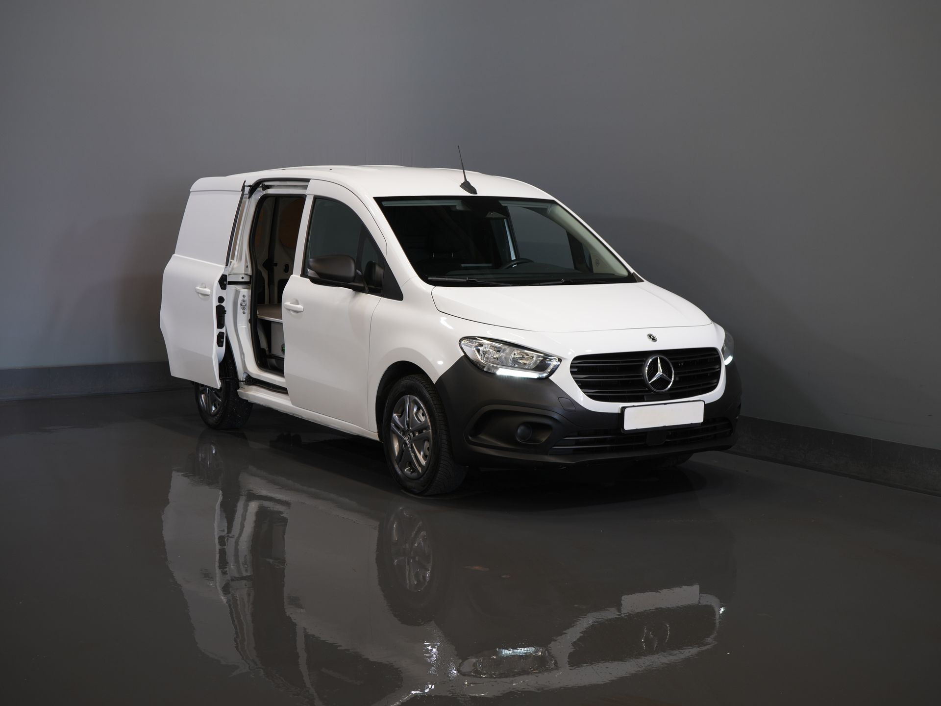 Mercedes-Benz Citan Van 110 CDI Aut. 2x Schiebetür/ Innenraum/ Sitzheizung/ Carplay/ Kamera/ Cruise/ Abschlepphaken/ Klimatisierung