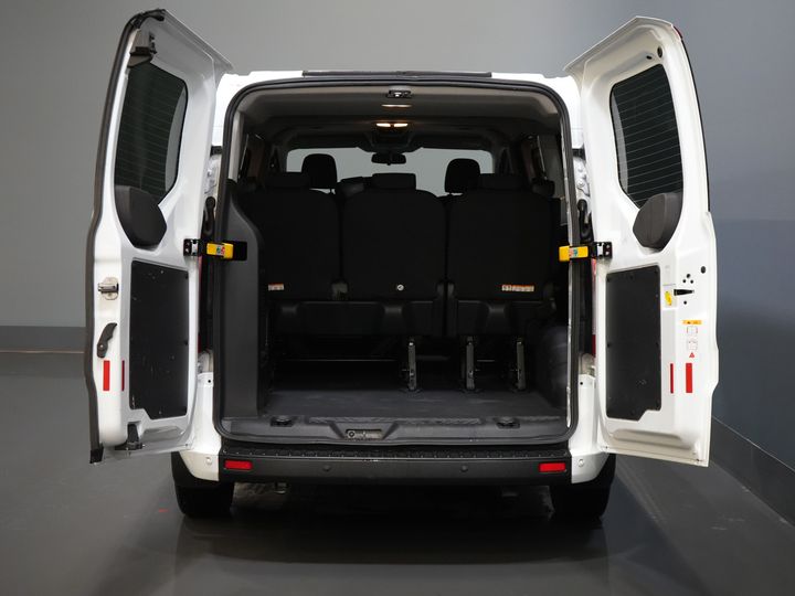 Ford Transit Custom Passenger Transport 2.0 TDCI 130 CP L2 33.207 € cu TVA inclus/BPM Combi/ Kombi/ Cruise/ Camera/ PDC V+A/ Airco