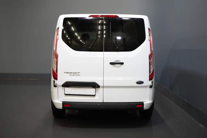 Ford Transit Custom Personentransporter 2.0 TDCI 130 PS L2 € 33.207 inkl. MwSt./BPM Combi/ Kombi/ Cruise/ Kamera/ PDC V+A/ Airco