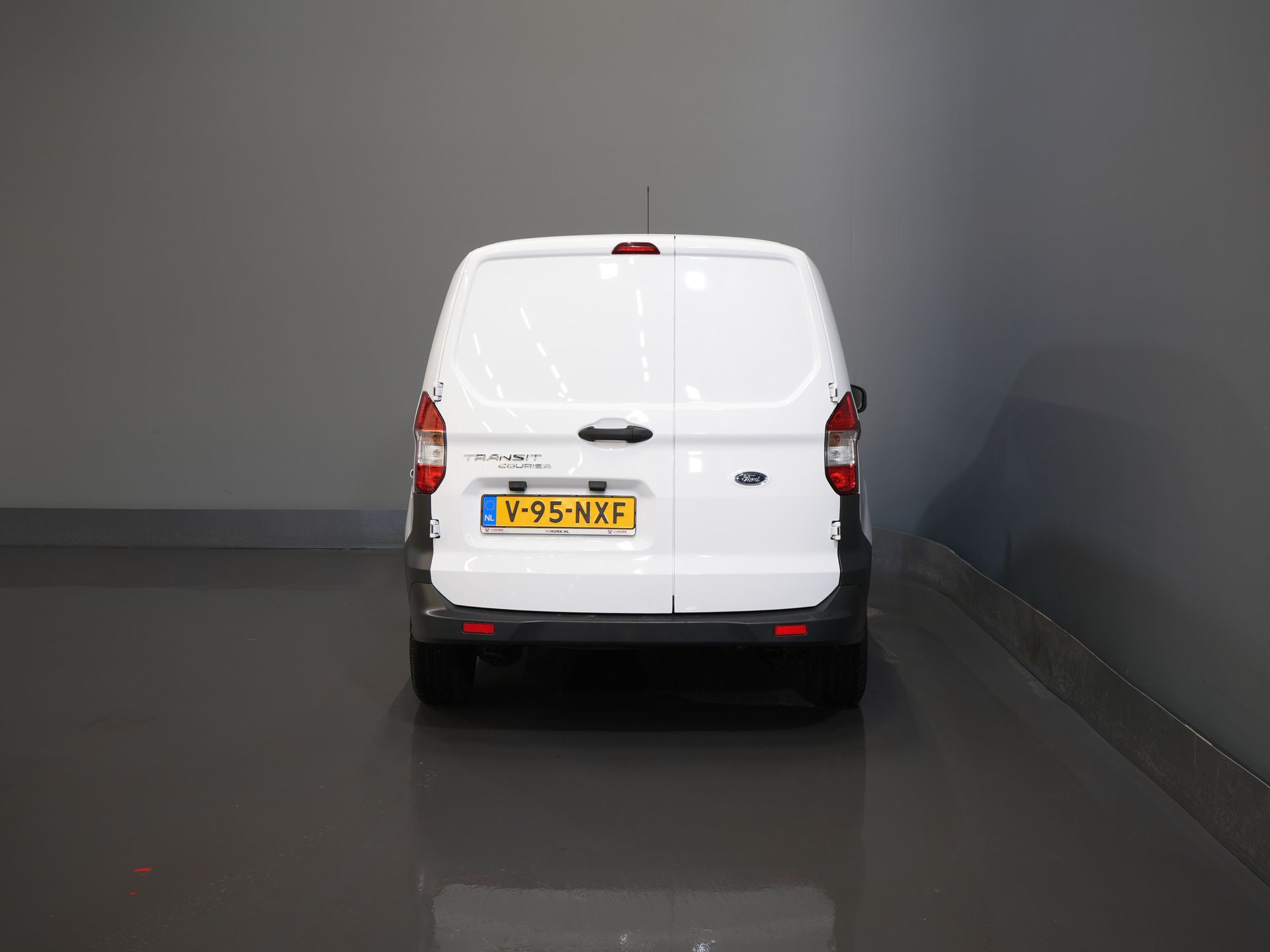 Ford Transit Courier Furgoneta 1.0 BENZINE 100 CV Concesionario Revisado/ Airco/ DAB/ Bluetooth