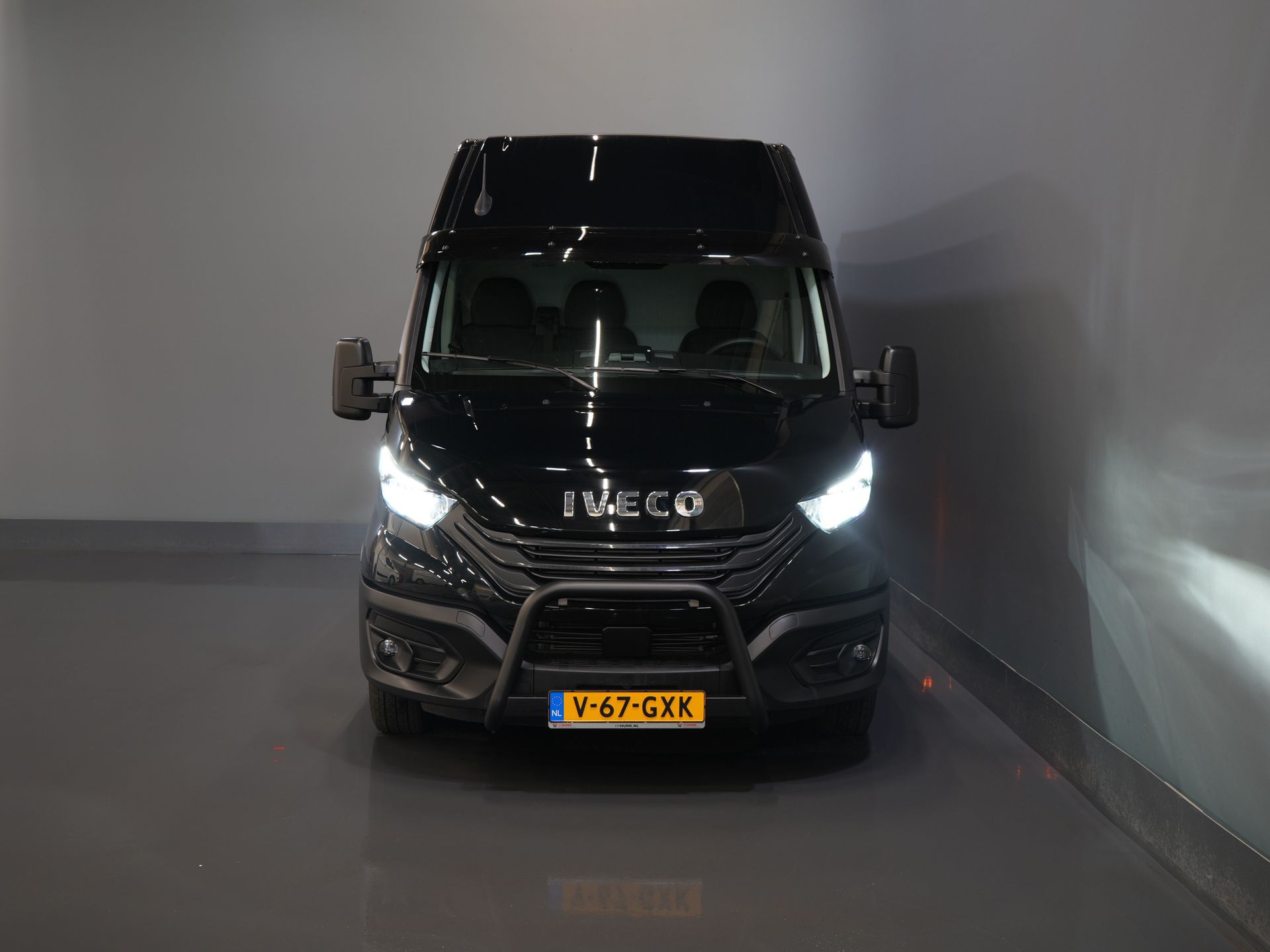 Iveco Daily Bestelbus 35S18 3.0 180 pk Aut. L2H2 BPM VRIJ 3.5t Trekverm./ Adapt. Cruise/ LED/ Carplay/ 270Gr.Deuren/ Climate/ Gev. Stoel/ LED/ Camera/