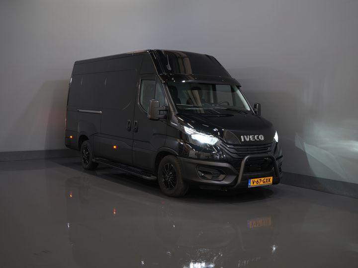 Iveco Daily Van 35S18 3.0 180 hp Aut. L2H2 BPM FREE 3.5t Towingverm./ Adapt. Cruise/ LED/ Carplay/ 270Gr.Doors/ Climate/ Gev. Seat/ LED/ Camera/