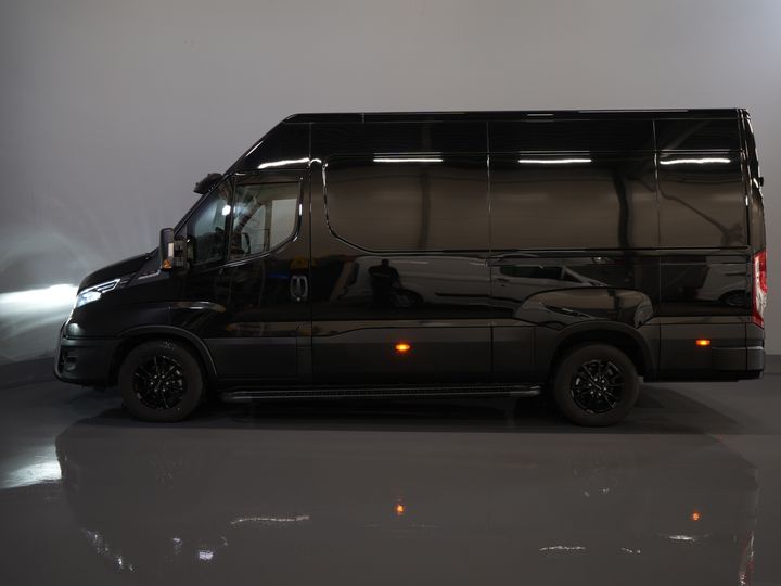 Iveco Daily Bestelbus 35S18 3.0 180 pk Aut. L2H2 BPM VRIJ 3.5t Trekverm./ Adapt. Cruise/ LED/ Carplay/ 270Gr.Deuren/ Climate/ Gev. Stoel/ LED/ Camera/