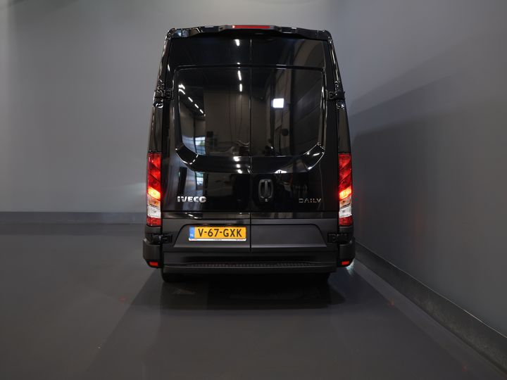 Iveco Daily Bestelbus 35S18 3.0 180 pk Aut. L2H2 BPM VRIJ 3.5t Trekverm./ Adapt. Cruise/ LED/ Carplay/ 270Gr.Deuren/ Climate/ Gev. Stoel/ LED/ Camera/