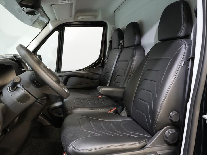 Iveco Daily Bestelbus 35S18 3.0 180 pk Aut. L2H2 BPM VRIJ 3.5t Trekverm./ Adapt. Cruise/ LED/ Carplay/ 270Gr.Deuren/ Climate/ Gev. Stoel/ LED/ Camera/