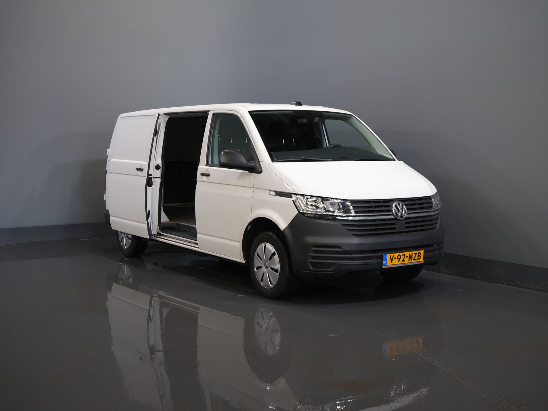 Volkswagen Transporter Van 2.0 TDI 150 KM DSG Aut. L2 Carplay/ 2x drzwi przesuwne/ Ogrzewanie siedzeń/ Airco/ Cruise/ PDC V+A/ Hak holowniczy