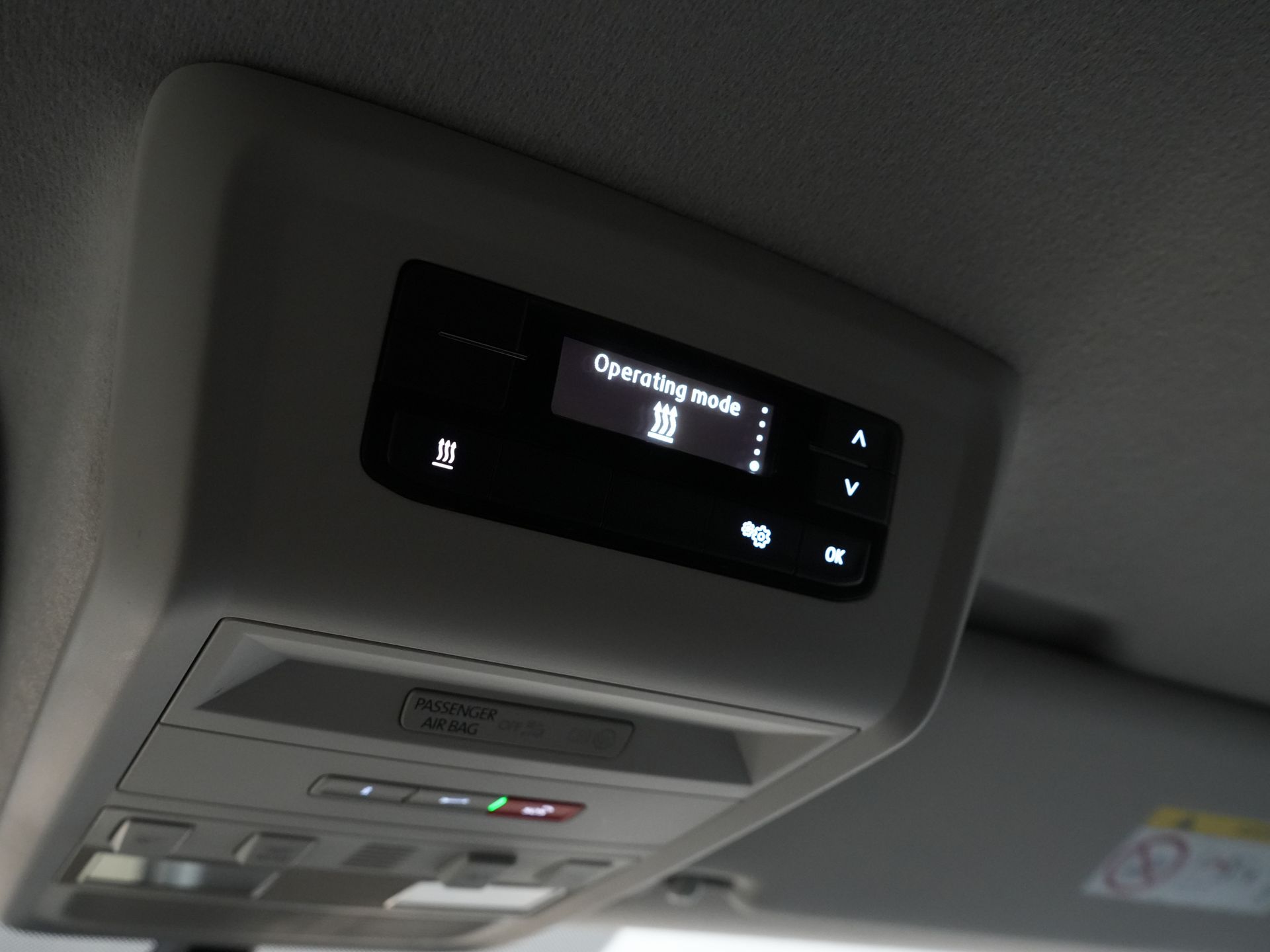 Volkswagen Transporter Van 2.0 TDI 150 к.с. DSG Aut. L2 Carplay/ 2x зсувні двері/ Підігрів сидінь/ Кондиціонер/ Круїз/ PDC V+A/ Буксирувальний гак