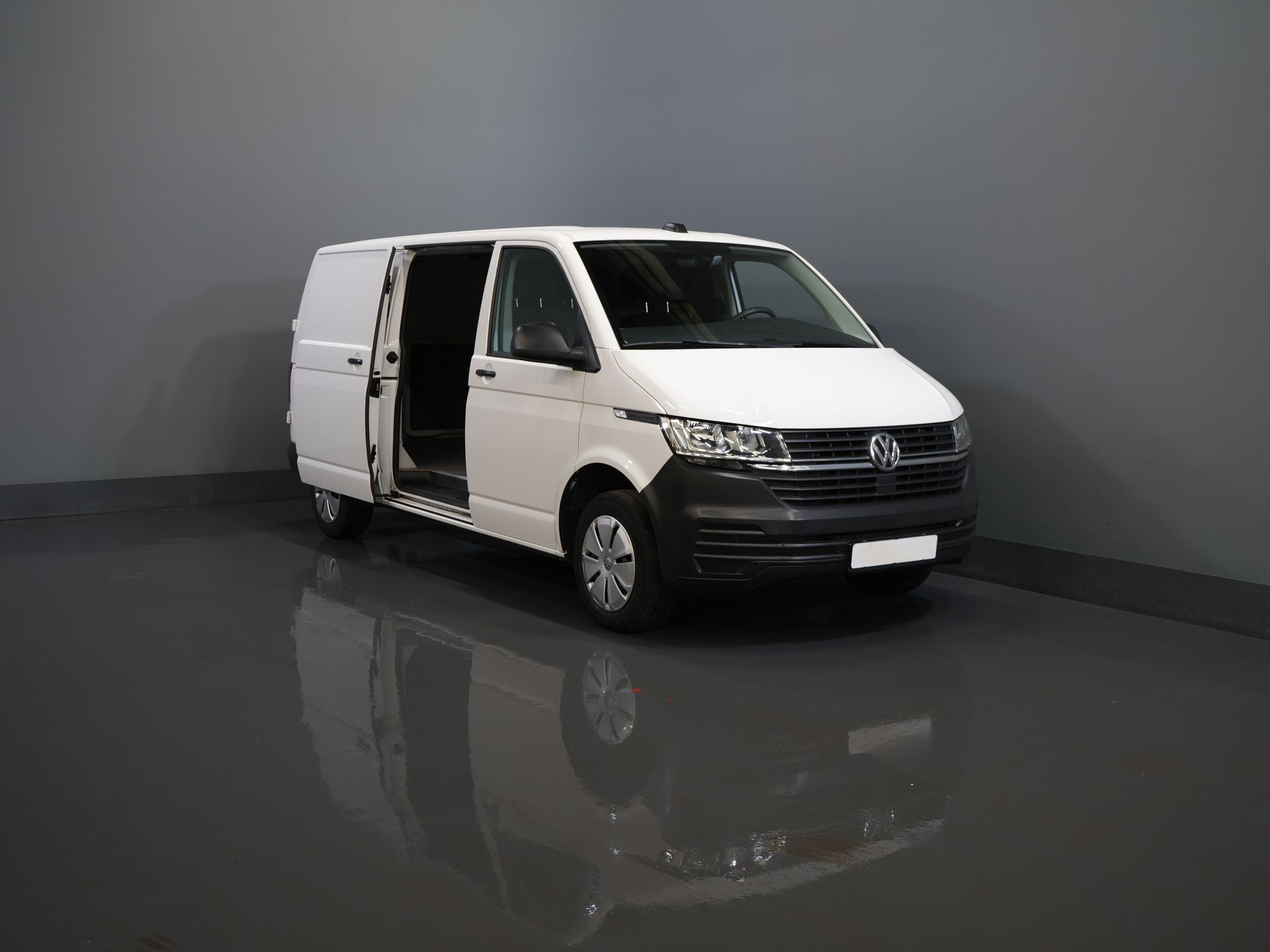Volkswagen Transporter Van 2.0 TDI 150 к.с. DSG Aut. L2 Carplay/ 2x зсувні двері/ Підігрів сидінь/ Кондиціонер/ Круїз/ PDC V+A/ Буксирувальний гак