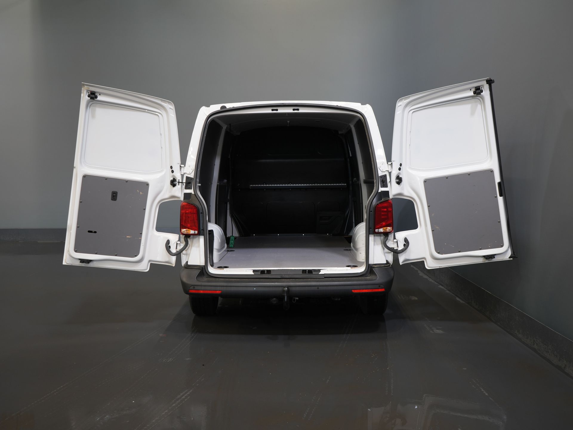 Volkswagen Transporter Van 2.0 TDI 150 KM DSG Aut. L2 Carplay/ 2x drzwi przesuwne/ Ogrzewanie siedzeń/ Airco/ Cruise/ PDC V+A/ Hak holowniczy