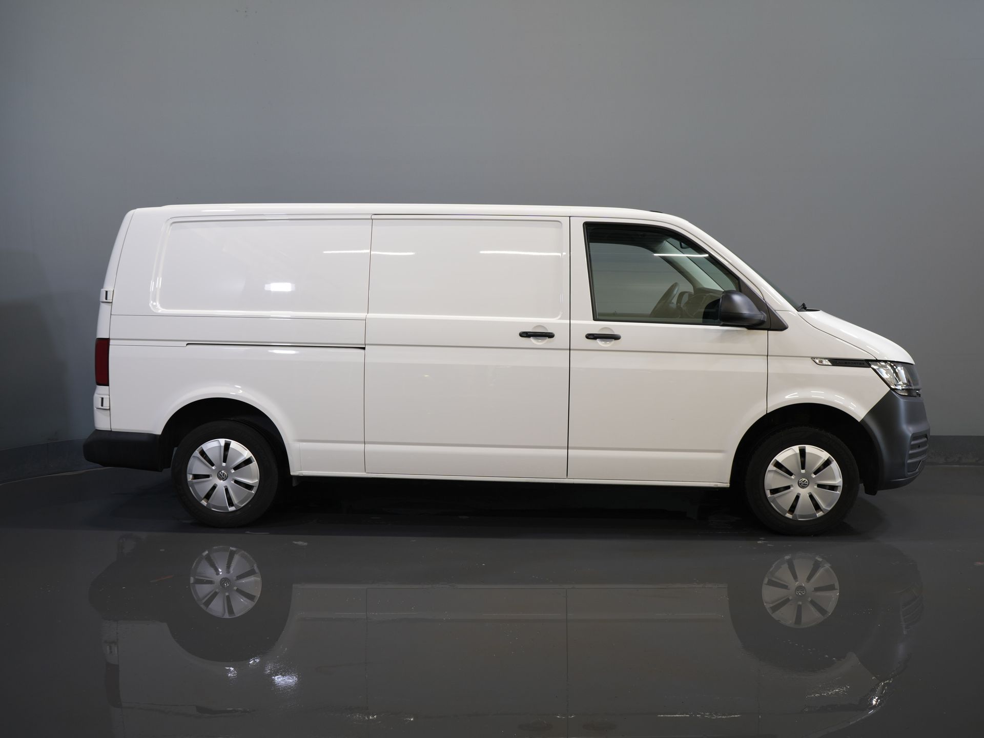Volkswagen Transporter Van 2.0 TDI 150 KM DSG Aut. L2 Carplay/ 2x drzwi przesuwne/ Ogrzewanie siedzeń/ Airco/ Cruise/ PDC V+A/ Hak holowniczy