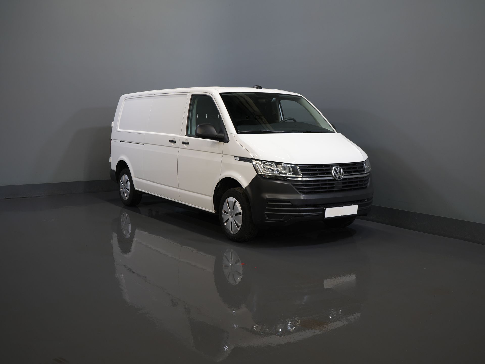 Volkswagen Transporter Van 2.0 TDI 150 к.с. DSG Aut. L2 Carplay/ 2x зсувні двері/ Підігрів сидінь/ Кондиціонер/ Круїз/ PDC V+A/ Буксирувальний гак
