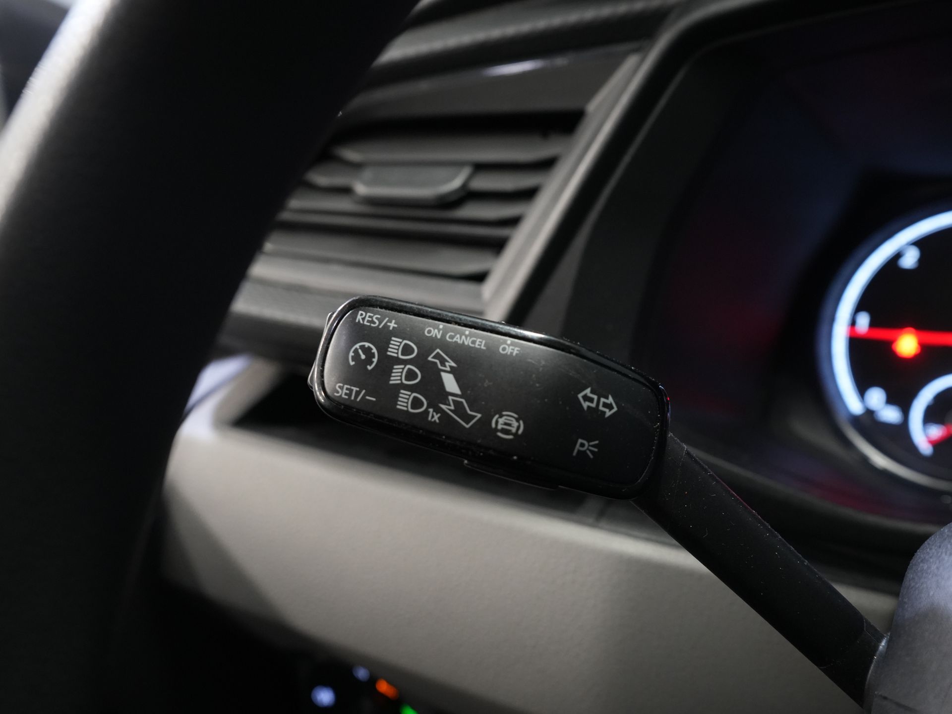 Volkswagen Transporter Van 2.0 TDI 150 KM DSG Aut. L2 Carplay/ 2x drzwi przesuwne/ Ogrzewanie siedzeń/ Airco/ Cruise/ PDC V+A/ Hak holowniczy