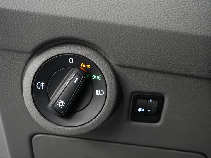 Volkswagen Transporter Van 2.0 TDI 150 KM DSG Aut. L2 Carplay/ 2x drzwi przesuwne/ Ogrzewanie siedzeń/ Airco/ Cruise/ PDC V+A/ Hak holowniczy