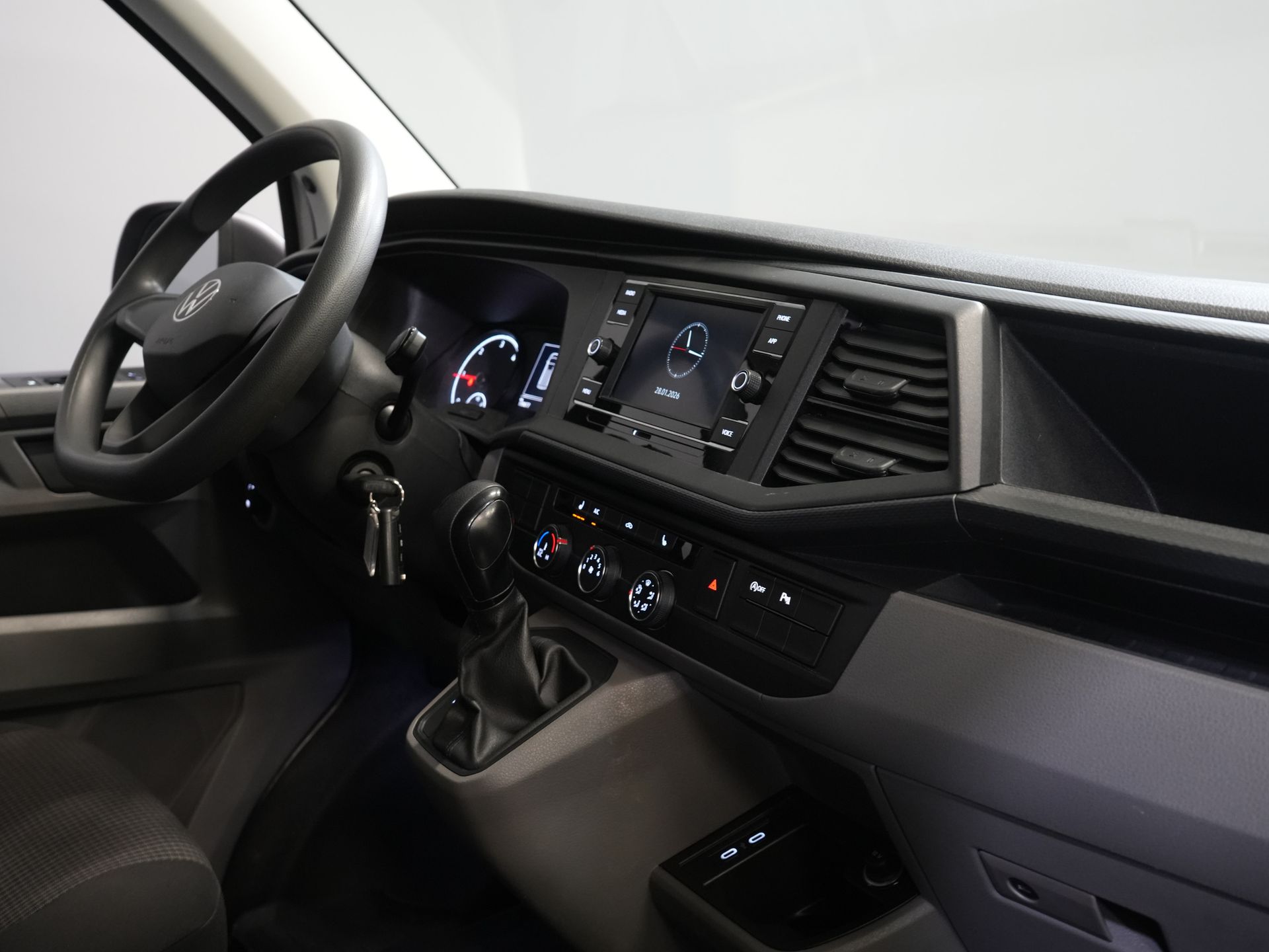 Volkswagen Transporter Van 2.0 TDI 150 к.с. DSG Aut. L2 Carplay/ 2x зсувні двері/ Підігрів сидінь/ Кондиціонер/ Круїз/ PDC V+A/ Буксирувальний гак