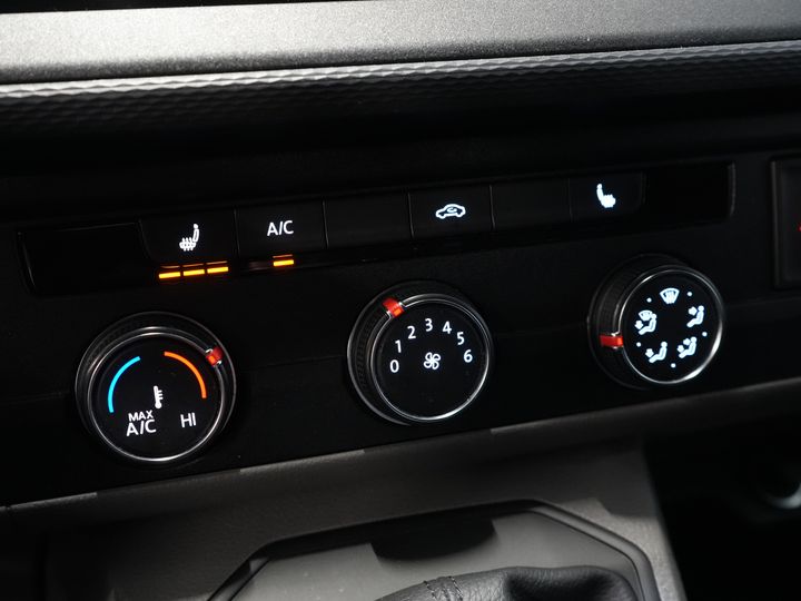 Volkswagen Transporter Van 2.0 TDI 150 к.с. DSG Aut. L2 Carplay/ 2x зсувні двері/ Підігрів сидінь/ Кондиціонер/ Круїз/ PDC V+A/ Буксирувальний гак