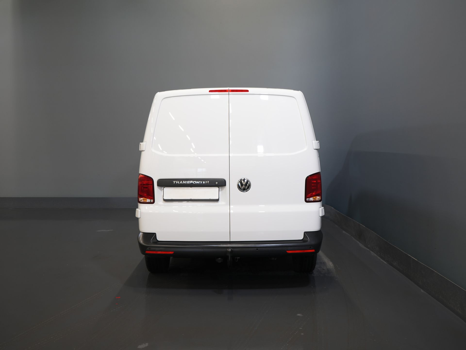 Volkswagen Transporter Van 2.0 TDI 150 к.с. DSG Aut. L2 Carplay/ 2x зсувні двері/ Підігрів сидінь/ Кондиціонер/ Круїз/ PDC V+A/ Буксирувальний гак