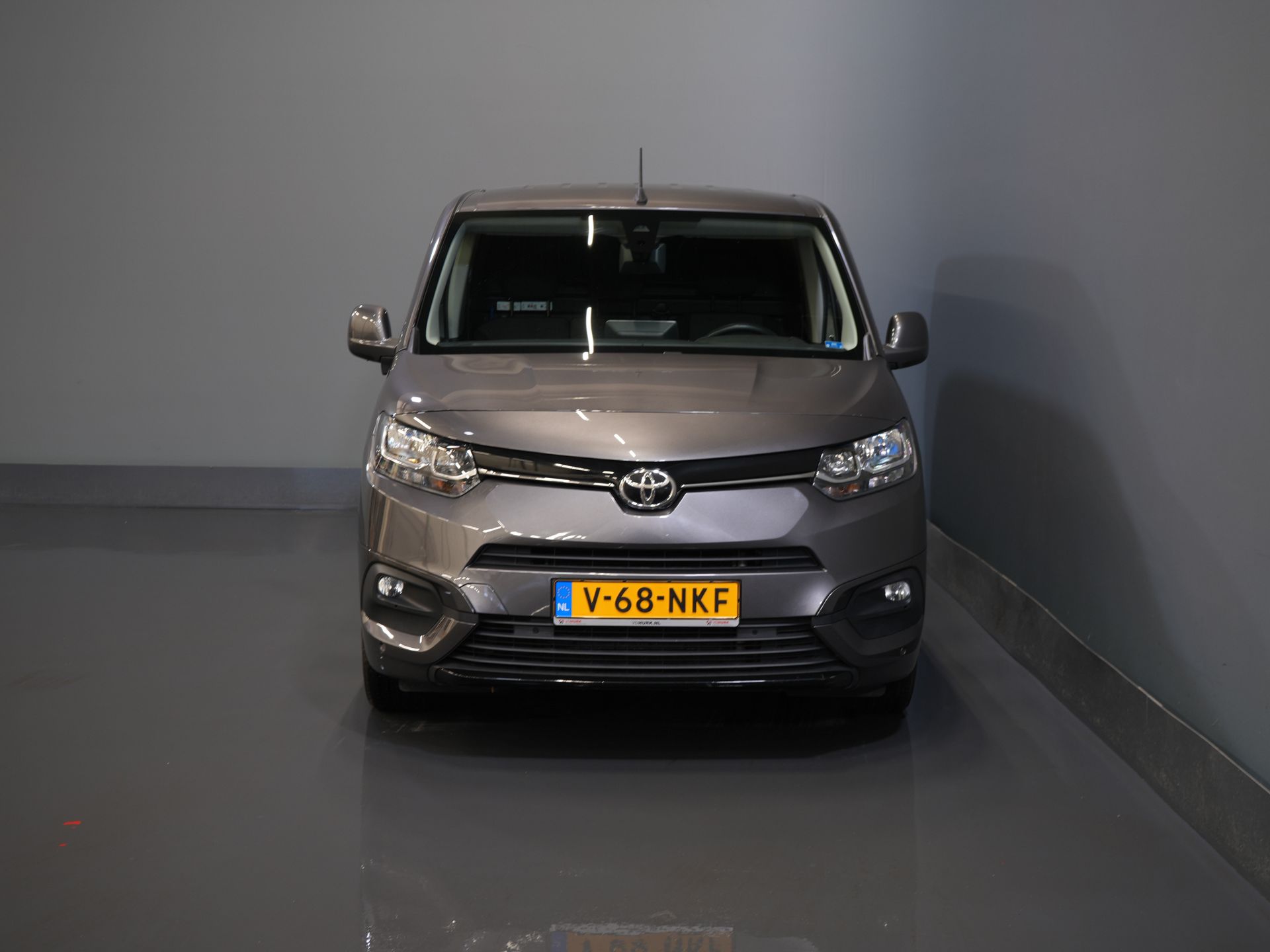 Toyota PROACE CITY Van 1.2 Turbo 130 KM Aut. BENZYNA 3OS./ Ogrzewanie foteli/ Klimatyzacja/ Keyless/ Carplay/ Cruise/ PDC/ Hak holowniczy