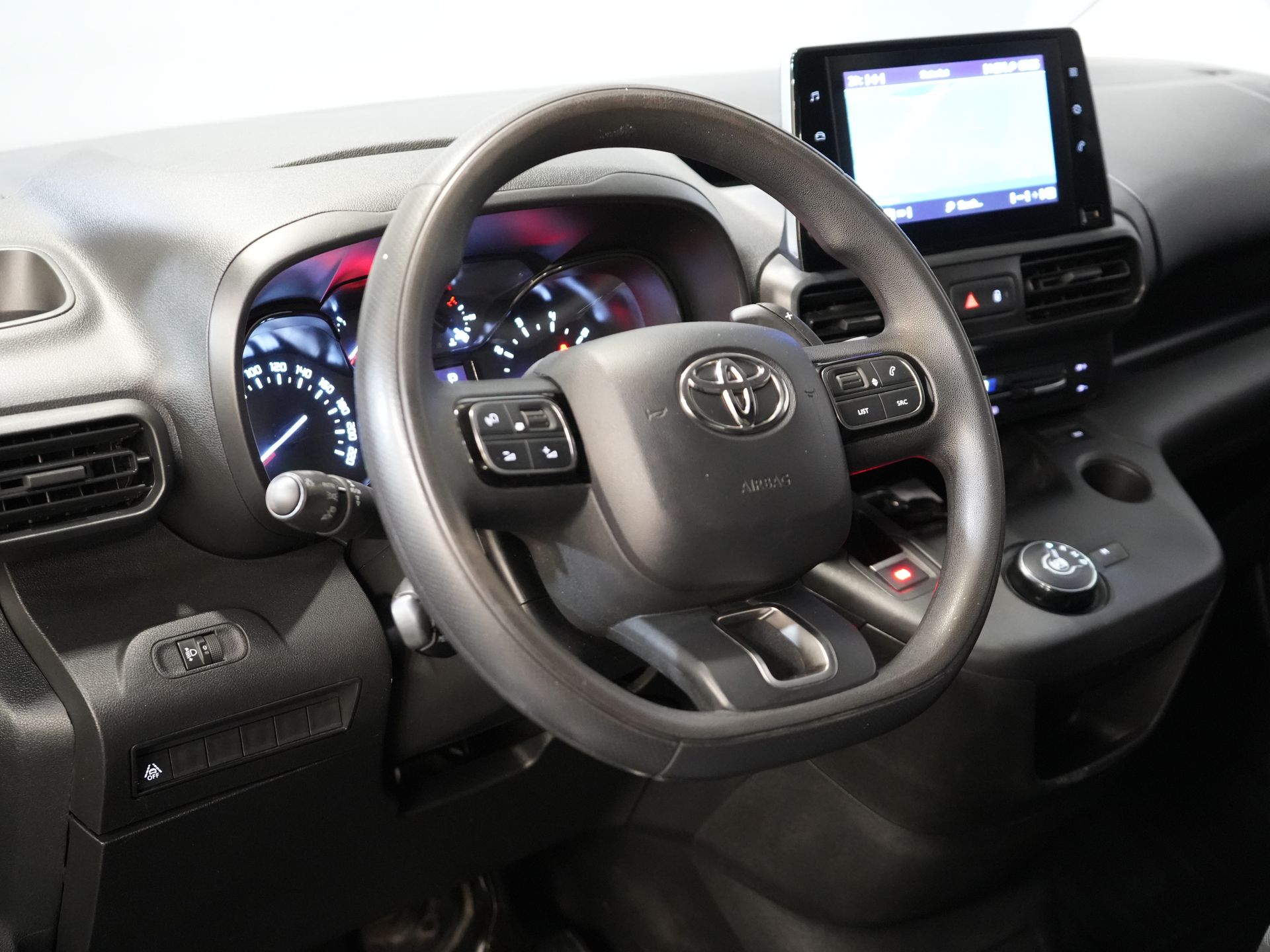 Toyota PROACE CITY Van 1.2 Turbo 130 KM Aut. BENZYNA 3OS./ Ogrzewanie foteli/ Klimatyzacja/ Keyless/ Carplay/ Cruise/ PDC/ Hak holowniczy