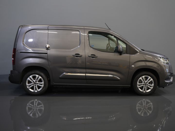 Toyota PROACE CITY Van 1.2 Turbo 130 KM Aut. BENZYNA 3OS./ Ogrzewanie foteli/ Klimatyzacja/ Keyless/ Carplay/ Cruise/ PDC/ Hak holowniczy