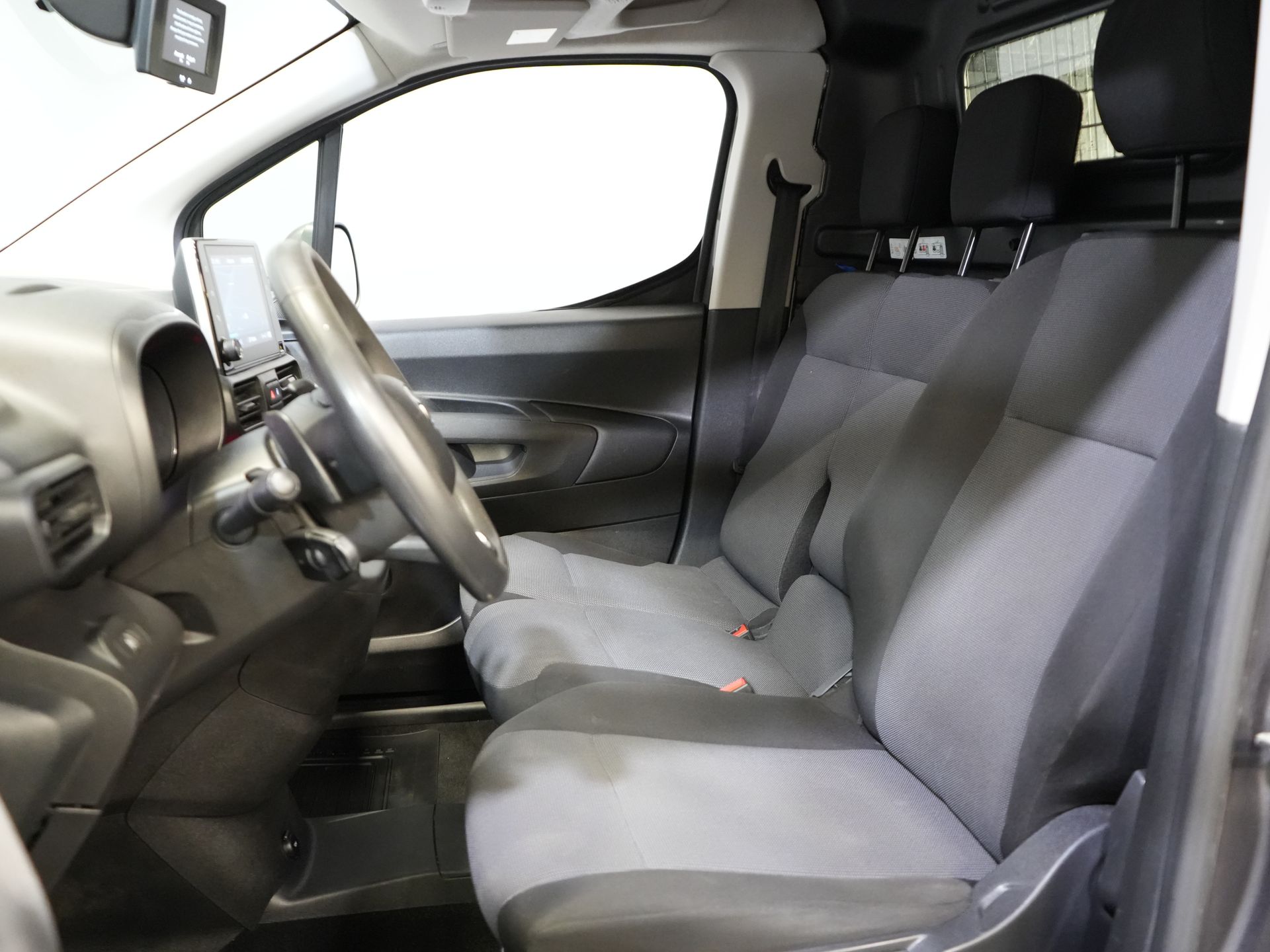 Toyota PROACE CITY Van 1.2 Turbo 130 KM Aut. BENZYNA 3OS./ Ogrzewanie foteli/ Klimatyzacja/ Keyless/ Carplay/ Cruise/ PDC/ Hak holowniczy