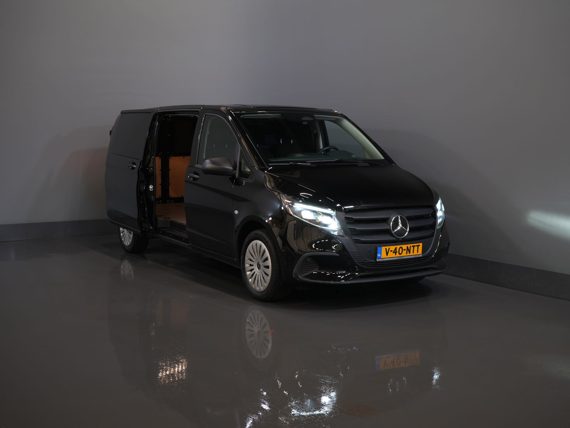 Mercedes-Benz Vito Bestelbus 119 CDI Aut. L3 LED/ 2.5t Trekverm./ 270Gr.Deuren/ Stoelverw./ Carplay/ Camera/ Trekhaak/ Cruise/ PDC/ DAB
