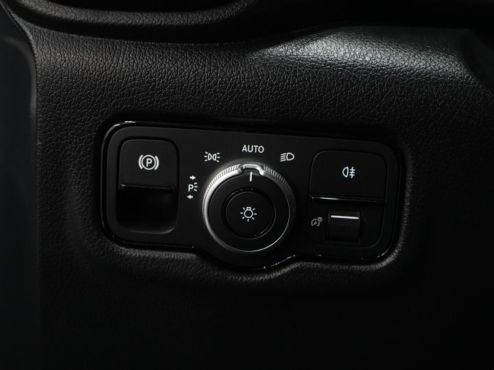 Mercedes-Benz Vito Bestelbus 119 CDI Aut. L3 LED/ 2.5t Trekverm./ 270Gr.Deuren/ Stoelverw./ Carplay/ Camera/ Trekhaak/ Cruise/ PDC/ DAB