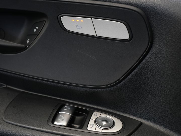 Mercedes-Benz Vito Bestelbus 119 CDI Aut. L3 LED/ 2.5t Trekverm./ 270Gr.Deuren/ Stoelverw./ Carplay/ Camera/ Trekhaak/ Cruise/ PDC/ DAB