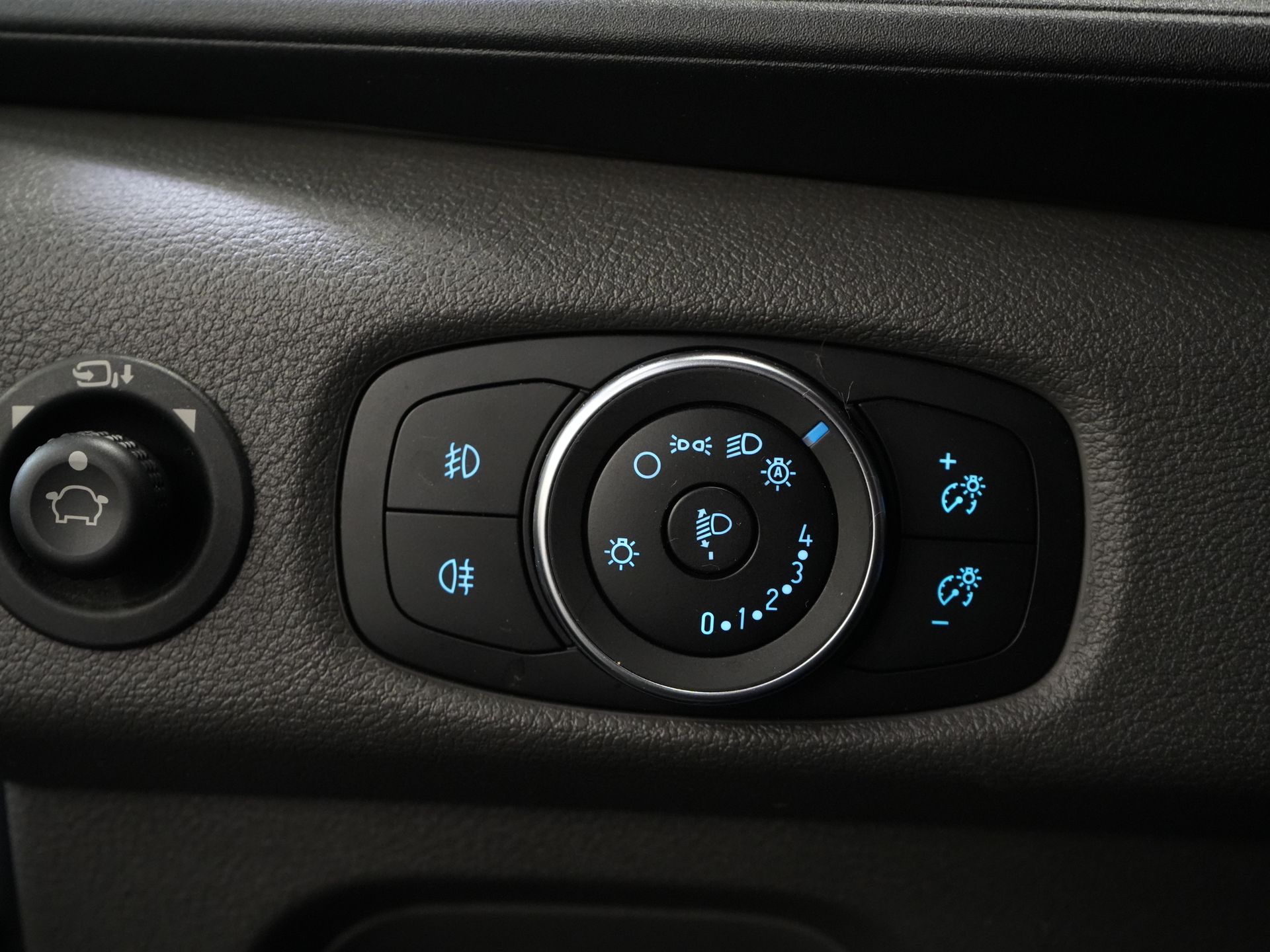 Ford Transit Bestelbus 350 2.0 TDCI 130 pk L3H3 Adapt.Cruise/ 360 Camera/ 270Gr.Deuren/ Stoelverw./ Navi/ Carplay/ PDC/ Climate